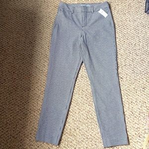 Old Navy Pixie High Rise pants with Secret-Slim Pockets